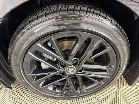 Used 2025 Toyota Camry SE image 11