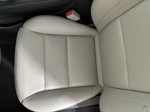 Certified 2023 Cadillac XT4 Luxury w/ Cold Weather Package image 24