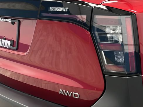Certified 2025 Nissan Kicks SV w/ SV Premium Package AWD/4WD image 32