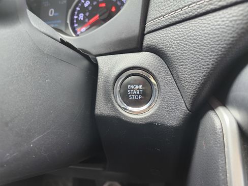Used 2019 Toyota RAV4 XLE w/ All Weather Liner Package AWD/4WD image 10