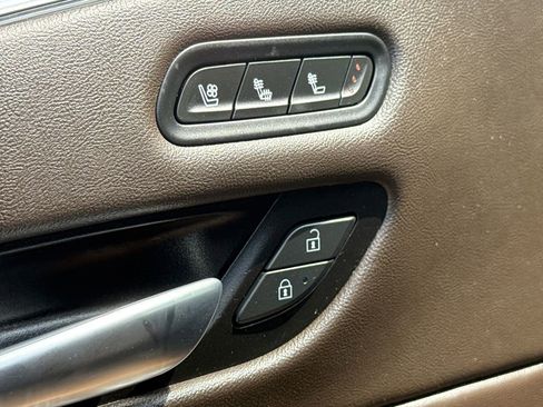 Used 2023 Cadillac Escalade Premium Luxury w/ Performance Package image 23