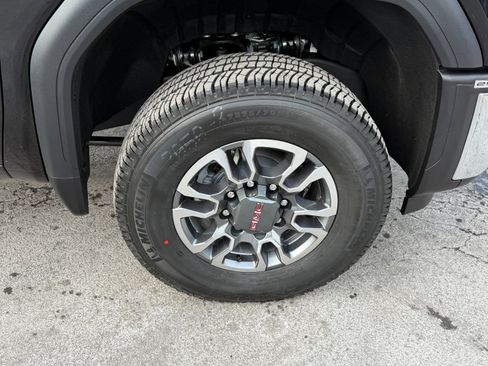 New 2026 GMC Sierra 2500 SLT w/ SLT Convenience Package image 12