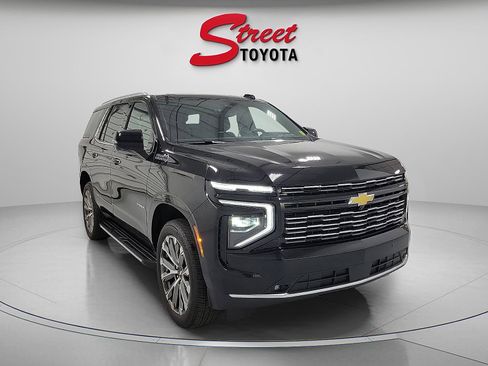 Used 2025 Chevrolet Tahoe High Country w/ Sun And Tow Package AWD/4WD image 5