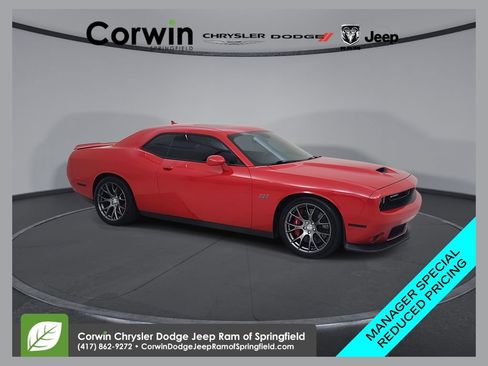 Used 2015 Dodge Challenger SRT RWD image 1
