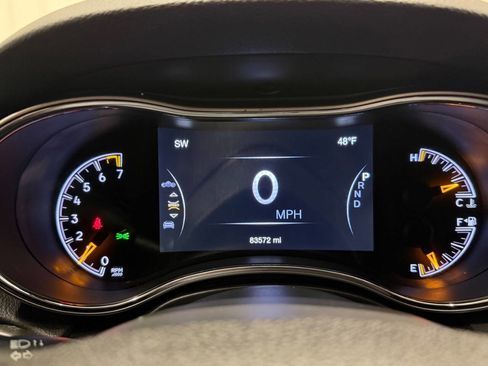 Used 2018 Jeep Grand Cherokee Altitude image 14