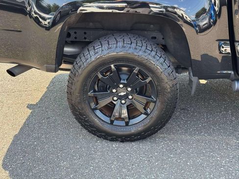 Used 2019 Chevrolet Colorado Z71 w/ Z71 Midnight Edition AWD/4WD image 10