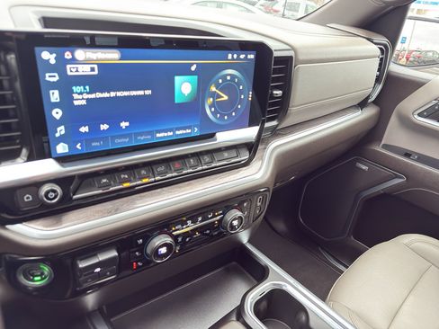 Used 2023 Chevrolet Silverado 1500 LTZ w/ LTZ Premium Package image 24