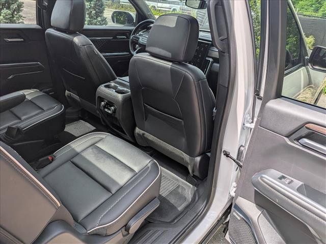 Used 2025 GMC Acadia Denali FWD image 15