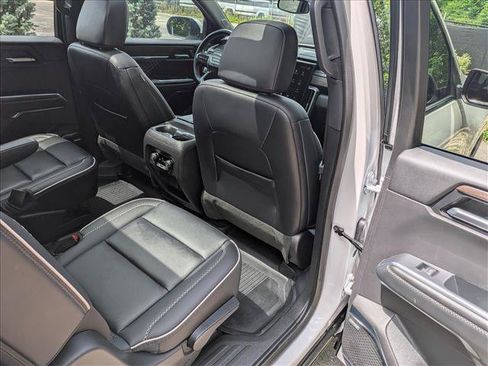 Used 2025 GMC Acadia Denali FWD image 15