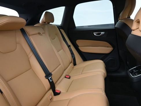 Used 2023 Volvo XC60 B5 Ultimate w/ Protection Package Premier FWD image 34
