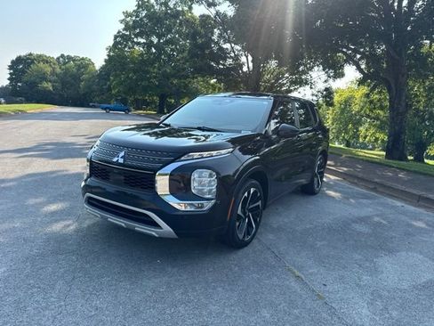 Used 2022 Mitsubishi Outlander SE FWD image 3