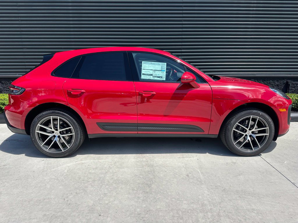 Used 2026 Porsche Macan AWD/4WD image 10