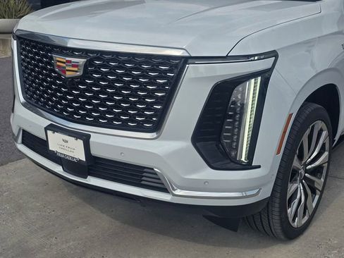 New 2026 Cadillac Escalade Luxury AWD/4WD image 10