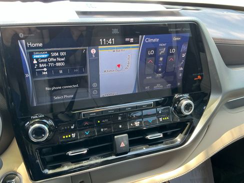 Used 2022 Toyota Highlander Platinum FWD image 12