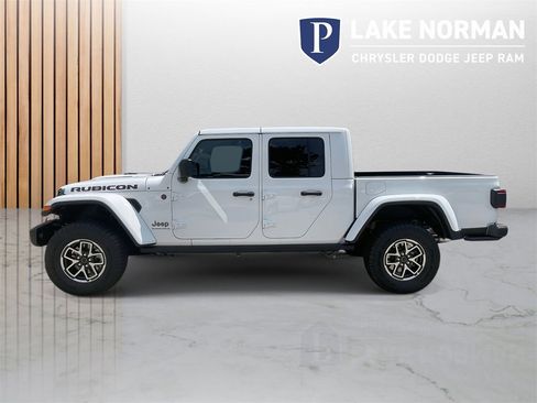 New 2025 Jeep Gladiator Rubicon image 6