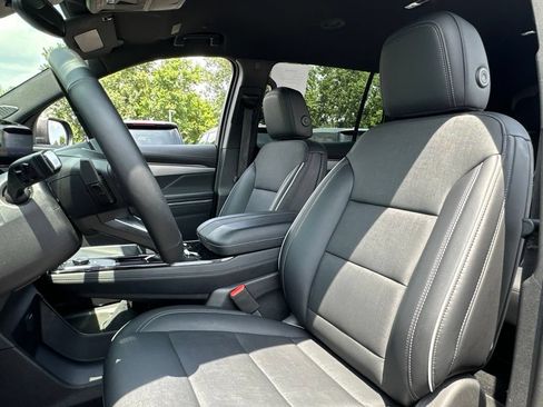 Used 2026 Buick Enclave Preferred FWD image 38