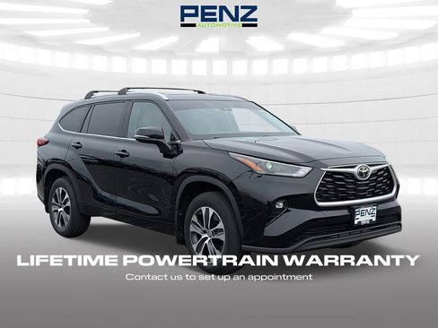 Used 2023 Toyota Highlander XLE image 1