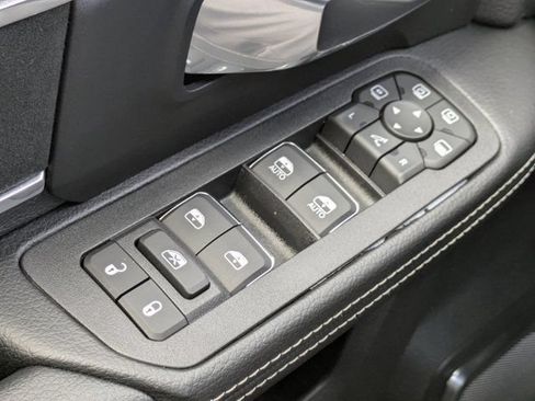 New 2026 RAM 3500 Laramie AWD/4WD image 23