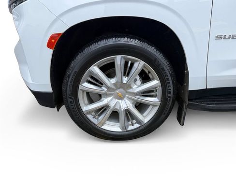 Used 2021 Chevrolet Suburban High Country AWD/4WD image 9