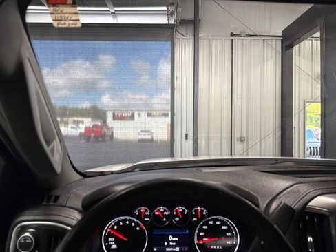 Used 2021 Chevrolet Silverado 1500 LT w/ Bed Protection Package image 9