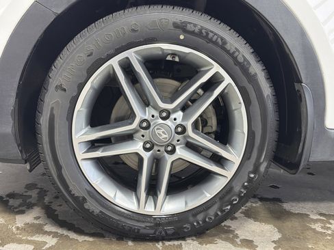 Used 2019 Hyundai Santa Fe XL w/ Cargo Package image 9