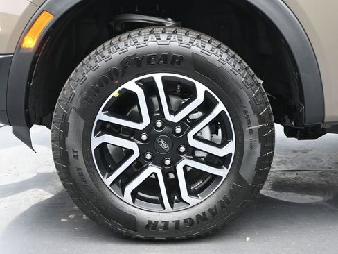 New 2025 Ford Ranger Lariat w/ Convenience Package image 25