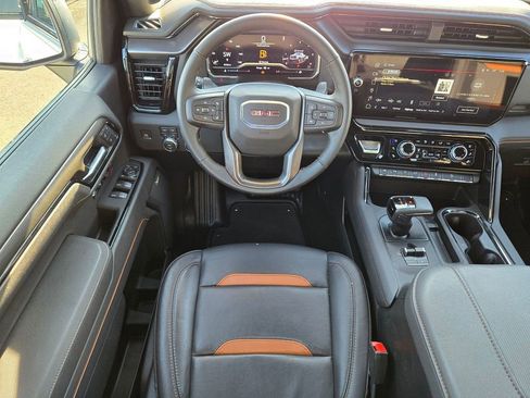 Certified 2025 GMC Sierra 1500 AT4 image 10