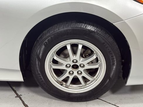 Used 2017 Toyota Prius Prime Premium image 21