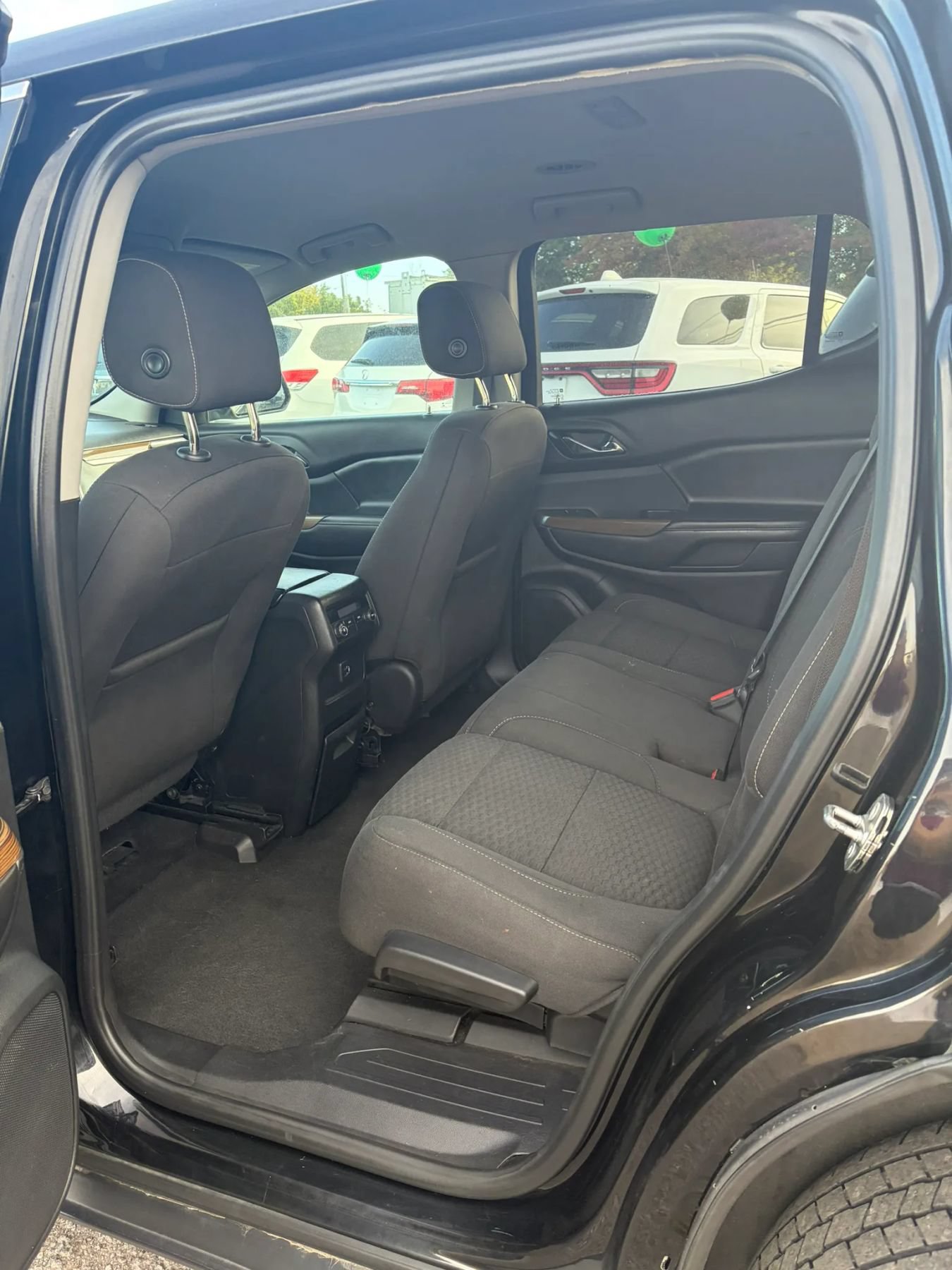 Used 2018 GMC Acadia SLE AWD/4WD image 11