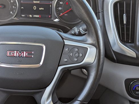 Used 2022 GMC Terrain SLT image 21