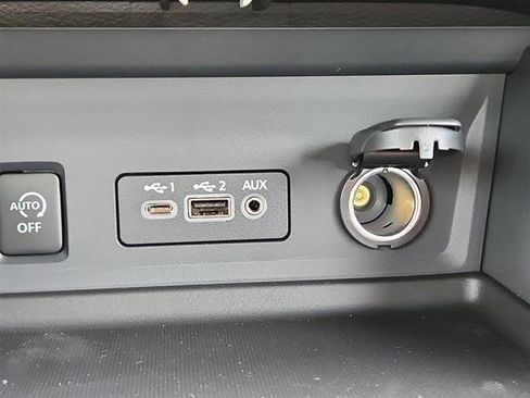 New 2025 Nissan Sentra SV w/ All-Weather Package image 9