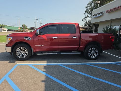 Used 2017 Nissan Titan Platinum Reserve AWD/4WD image 7