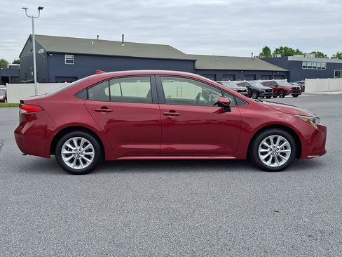 Certified 2022 Toyota Corolla LE w/ LE Convenience Package FWD image 8