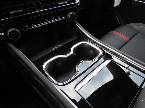 New 2026 Chevrolet Traverse RS w/ LPO, Floor Liner Package image 24