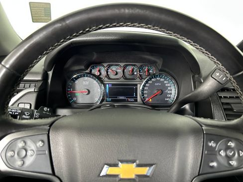 Used 2020 Chevrolet Suburban LT AWD/4WD image 12