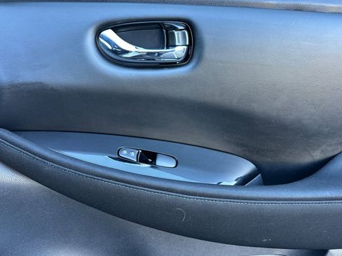 Used 2022 Nissan Leaf SV image 18