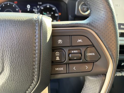 Certified 2025 Toyota 4Runner Trailhunter image 11