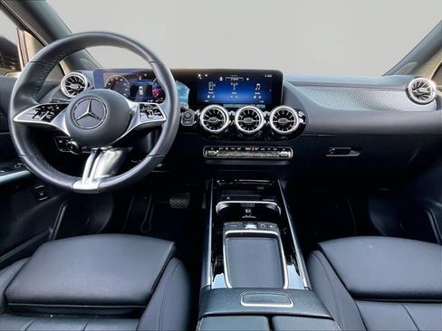 Used 2025 Mercedes-Benz GLA 250 4MATIC image 21