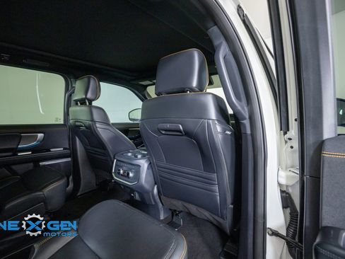 Used 2025 Ford Expedition Tremor AWD/4WD image 40