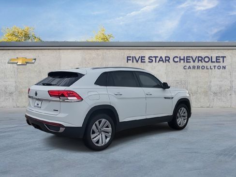 Used 2020 Volkswagen Atlas Cross Sport SE w/ Towing Package image 8