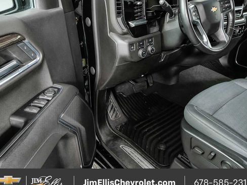 Used 2022 Chevrolet Silverado 1500 LT AWD/4WD image 7
