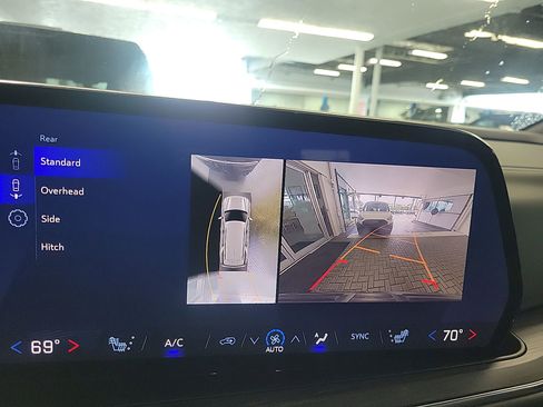 Used 2025 Chevrolet Tahoe LT image 31