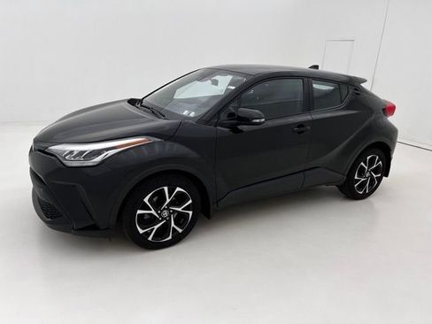 Used 2020 Toyota C-HR XLE FWD image 5