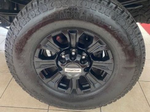 Used 2017 Ford F250 Lariat w/ Lariat Ultimate Package image 34