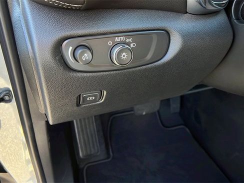 New 2025 Chevrolet Blazer LT w/ Midnight/Sport Edition image 19