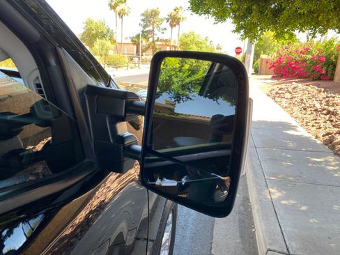 Used 2024 Nissan Titan SV w/ SV Convenience Package AWD/4WD image 13