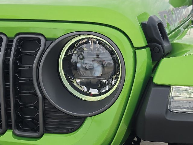 Used 2025 Jeep Wrangler Unlimited Rubicon 392 AWD/4WD image 7