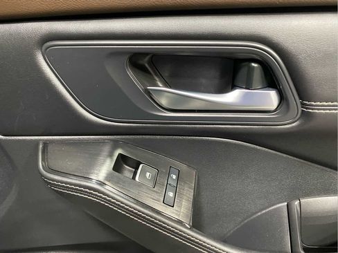 Used 2023 Nissan Rogue SL w/ SL Premium Package image 29