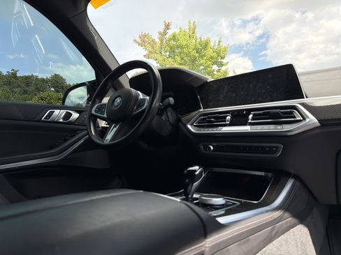 Used 2022 BMW X5 M50i AWD/4WD image 6