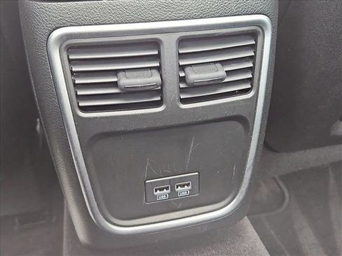 Used 2018 Chrysler 300 Touring L image 18